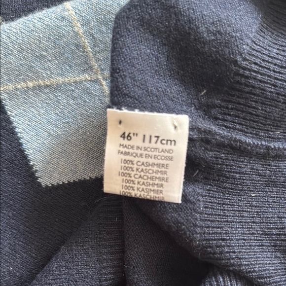 Blue Cashmere V-Neck Argyle Sweater Medium Weight - Picture 5 of 6